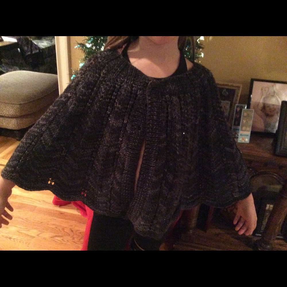 Capelet - Picture 2 of 6
